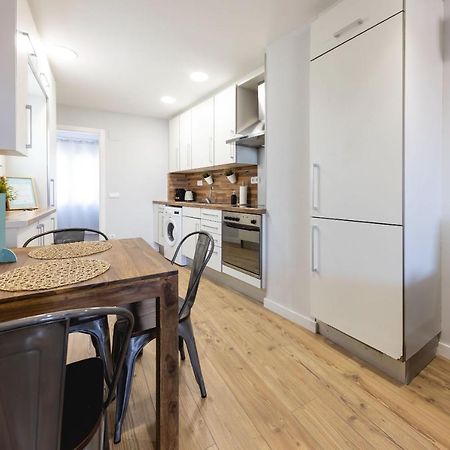 Bravissimo Eiximenis, With Beautiful Terrace And Views Apartment Girona Bagian luar foto