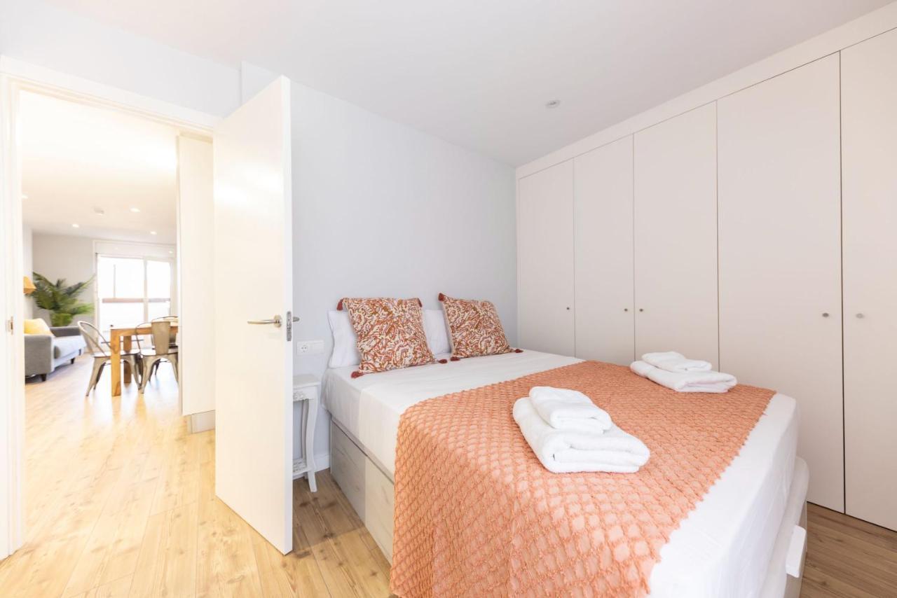 Bravissimo Eiximenis, With Beautiful Terrace And Views Apartment Girona Bagian luar foto