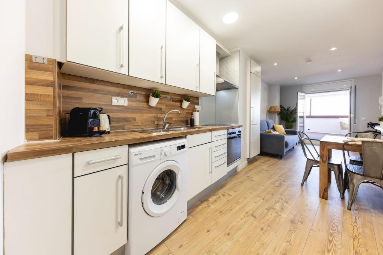 Bravissimo Eiximenis, With Beautiful Terrace And Views Apartment Girona Bagian luar foto