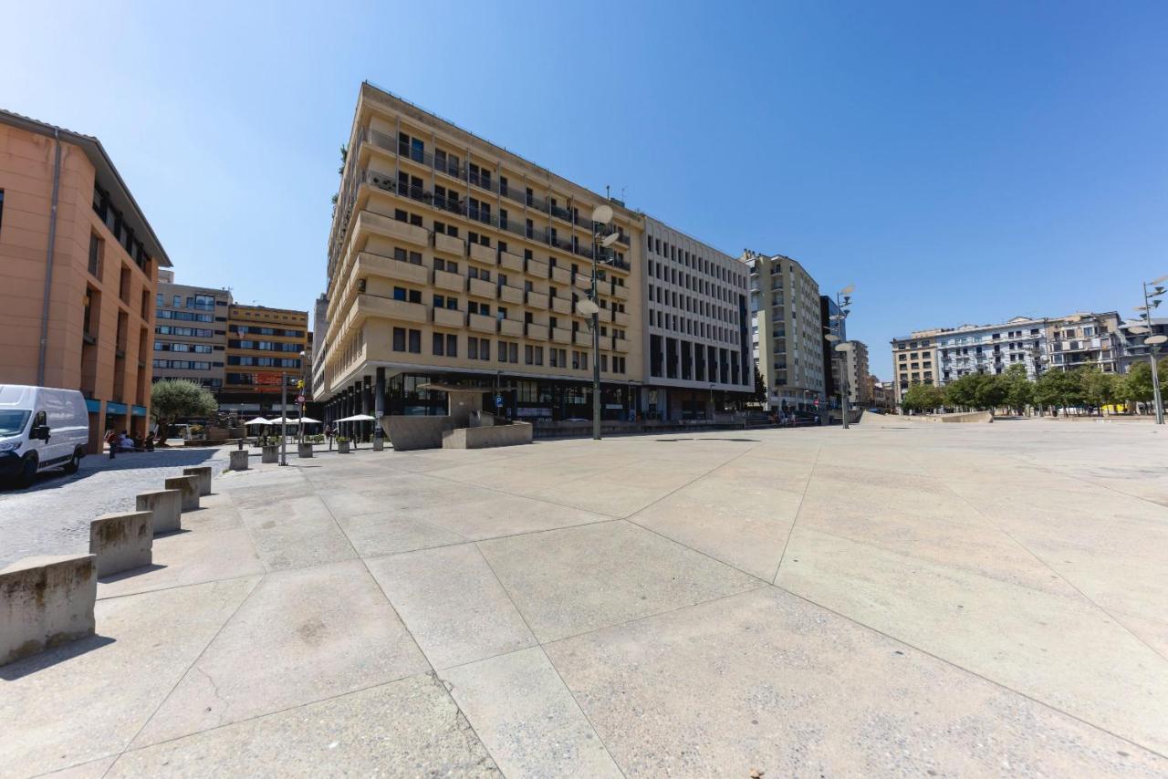 Bravissimo Eiximenis, With Beautiful Terrace And Views Apartment Girona Bagian luar foto