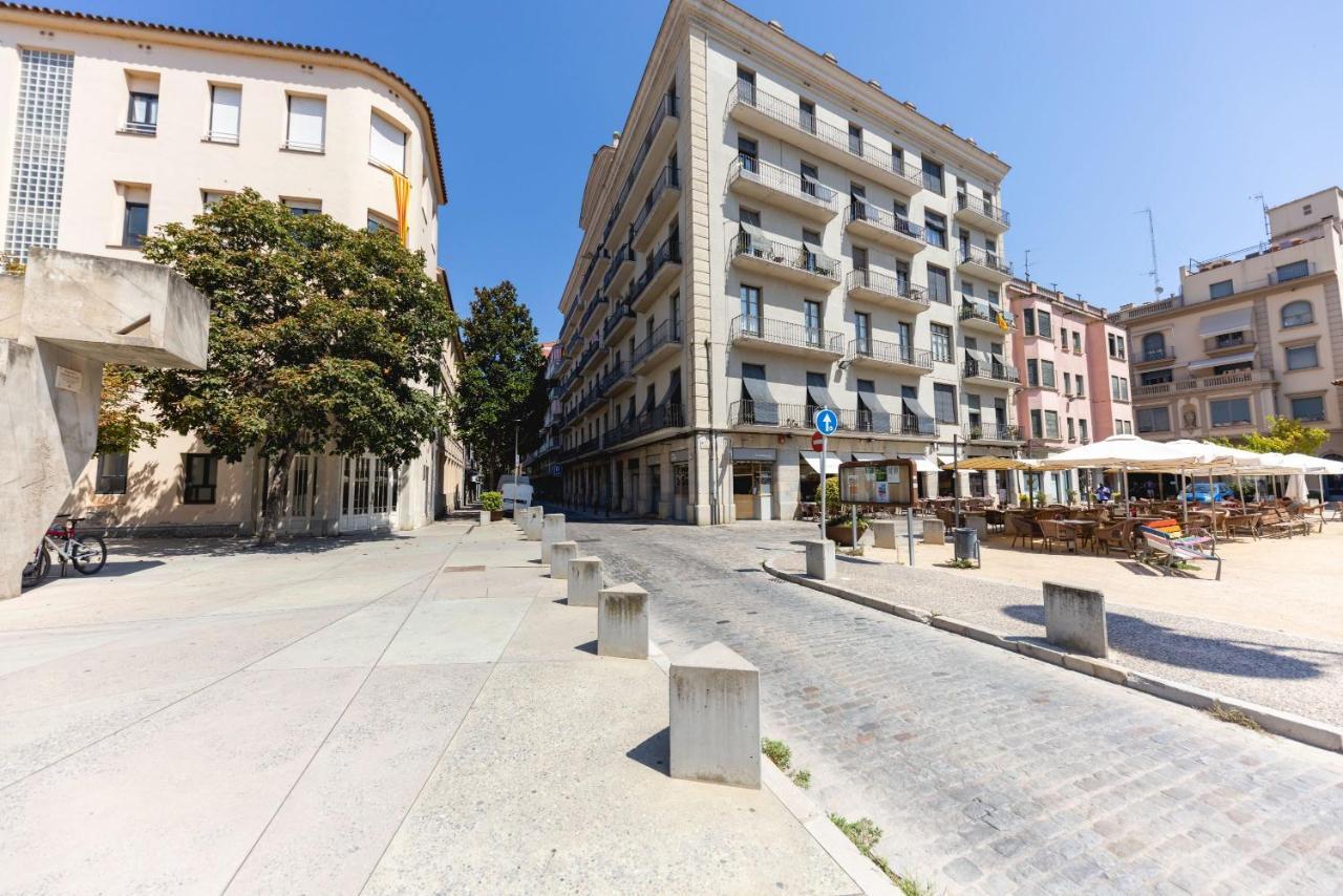 Bravissimo Eiximenis, With Beautiful Terrace And Views Apartment Girona Bagian luar foto