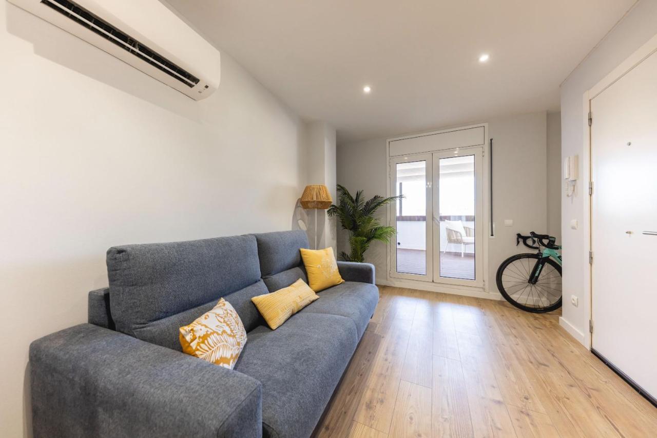 Bravissimo Eiximenis, With Beautiful Terrace And Views Apartment Girona Bagian luar foto